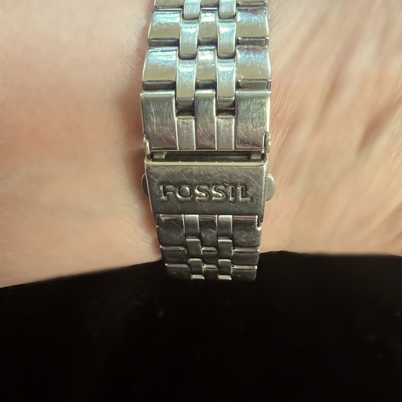 Vintage Fossil women’s twist dial watch, crystals, stainless H2O resistant. - Picture 3 of 6